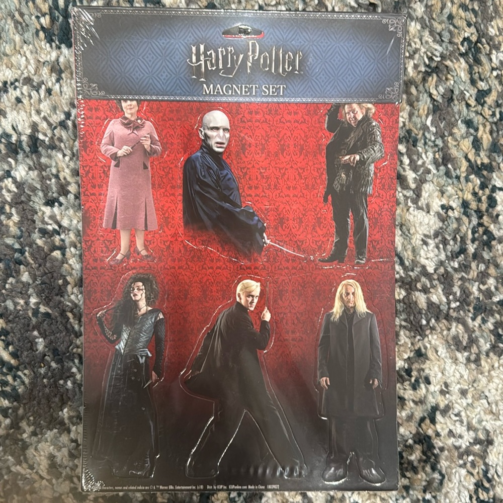 NWT Harry Potter 6 Piece Magnet Set